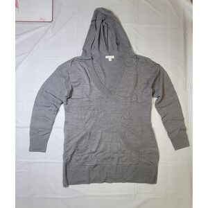 Women's New York & Co‎ sweater.  Gray.  V-neck. Size Large.  Hoodie